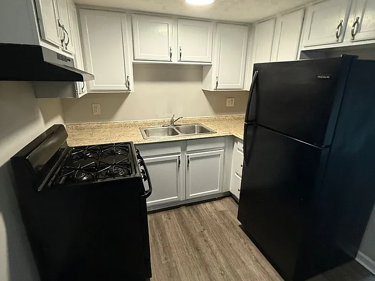 2066 Fairmont Ct — Photo 5