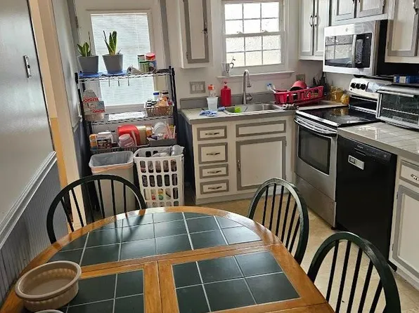 5669 Wedge Ln, Allentown, PA 18106