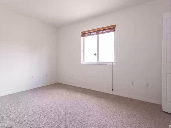 5th image of 380 NE 4th St #33034
