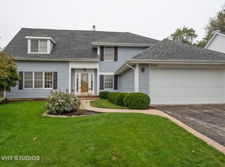 230 Southgate Dr, Vernon Hills, IL 60061