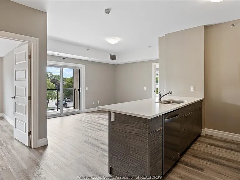 955 Ouellette Ave #205 — Photo 3