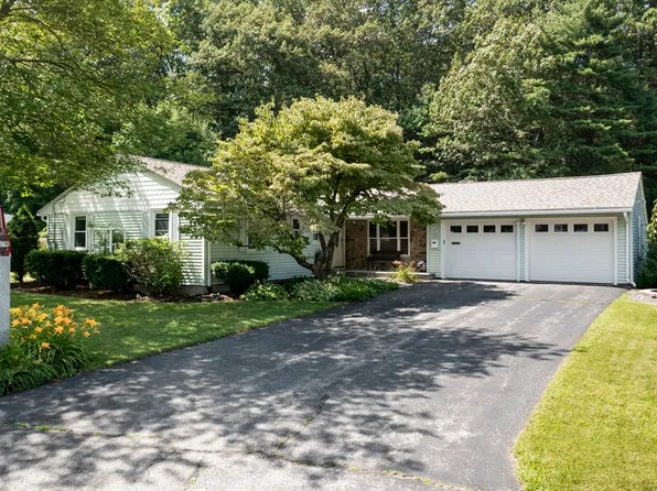 28 Meadow Wood Dr, Holden, MA 01520