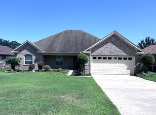 1808 Airborn Dr, Jacksonville, AR 72076