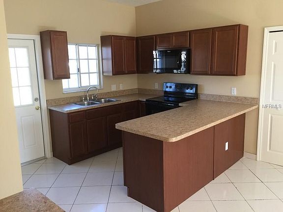 4th image of 758 Leonardo Ct
