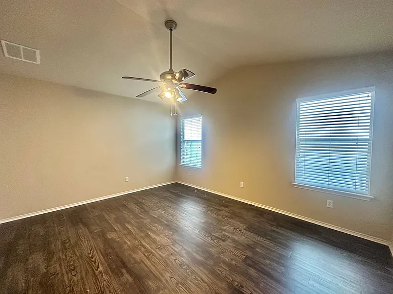 210 Lollipop Ln — Photo 9