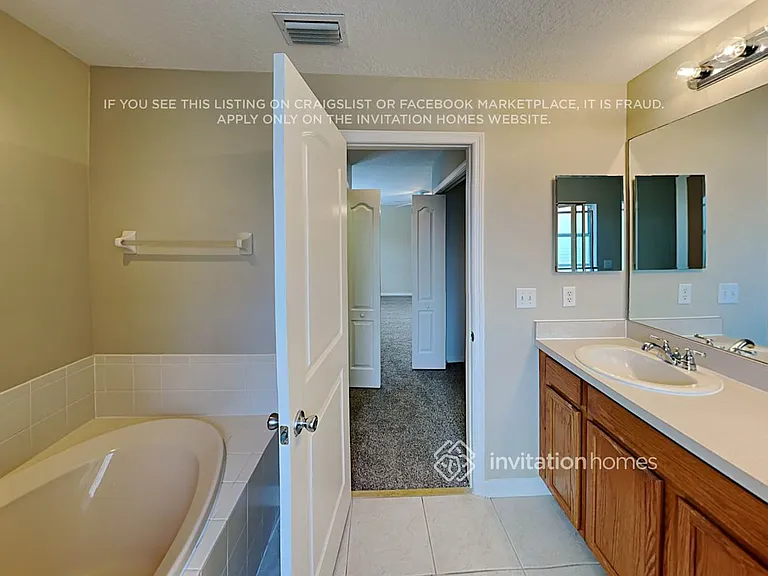 10311 Avelar Ridge Dr — Photo 15