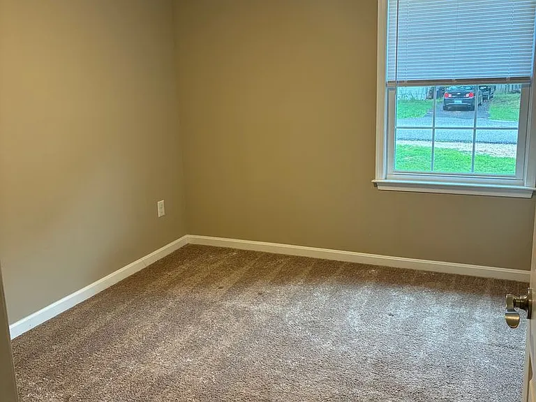 21715 Genesta St — Photo 10