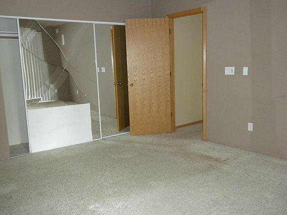 5th image of 33615 50th Ave E