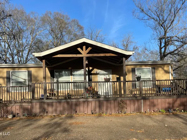 106 East St, Edwards, MS 39066