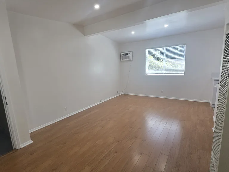 11296 Brookhaven Ave #11 — Photo 3