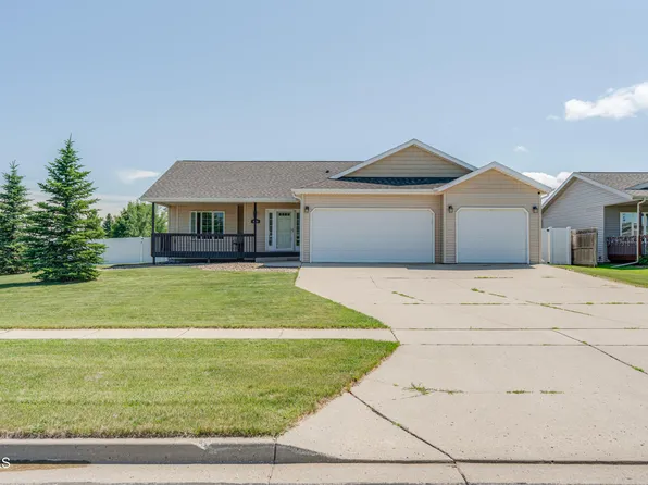 4525 E Calgary Ave, Bismarck, ND 58503