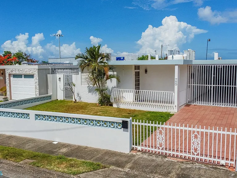 1 Calle 6 — Photo 18