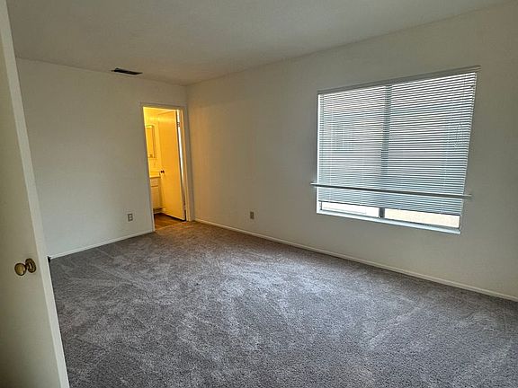 4th image of 79 & 89 S Roosevelt Ave #79-8
