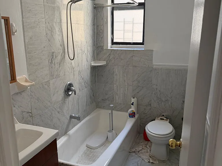 559 W 164th St #5F1 — Photo 5