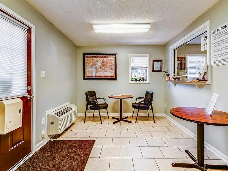 LEASING OFFICE