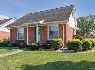 14445 Stoeflet St, Gibraltar, MI 48173