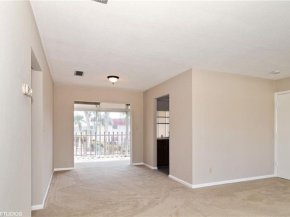 3rd image of 194 Joel Blvd APT 8