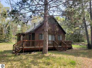 1027 Corning Ct, Grayling, MI 49738