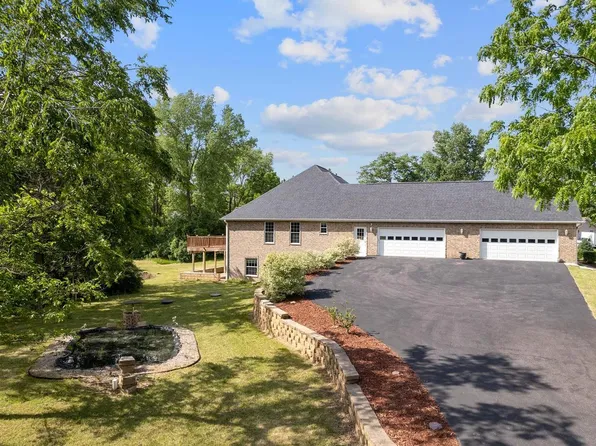 N6789 Hillside Road, Portage, WI 53901