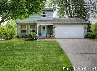 6230 Dunbarton St SE, Ada, MI 49301