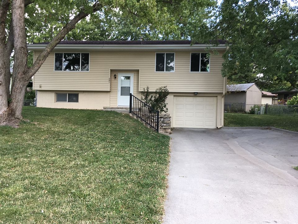 1st image of 201 E Glenmore Dr