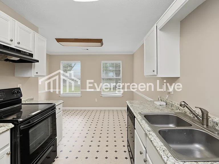 6718 Roscommon Dr — Photo 6