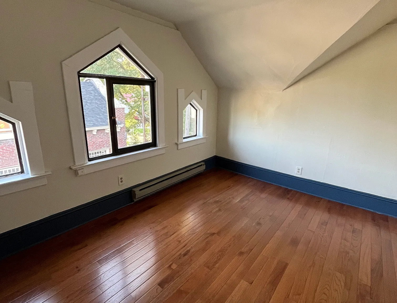 1 bed, 900 sqft, $2,450 — Photo 1