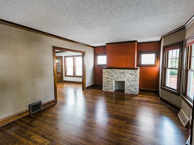 1297 Hathaway Ave — Photo 5