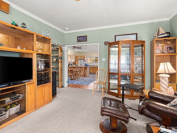 5th image of 153 SW Lewis Street