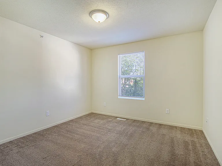 2629 Redwood Ave — Photo 15