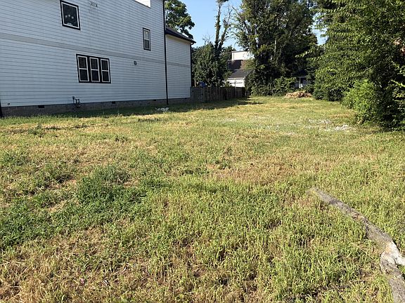2nd image of 1815 Delta Ave