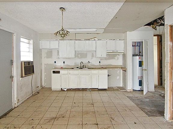 3rd image of 1205 Aberdeen Dr