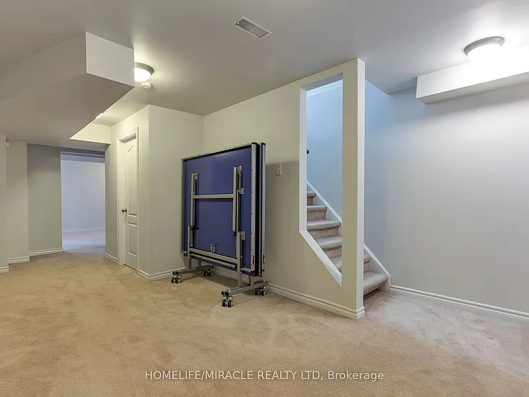 2299 Glazebrook Cir — Photo 6