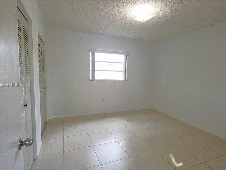 3519 SW 17th Ter #3519 — Photo 10