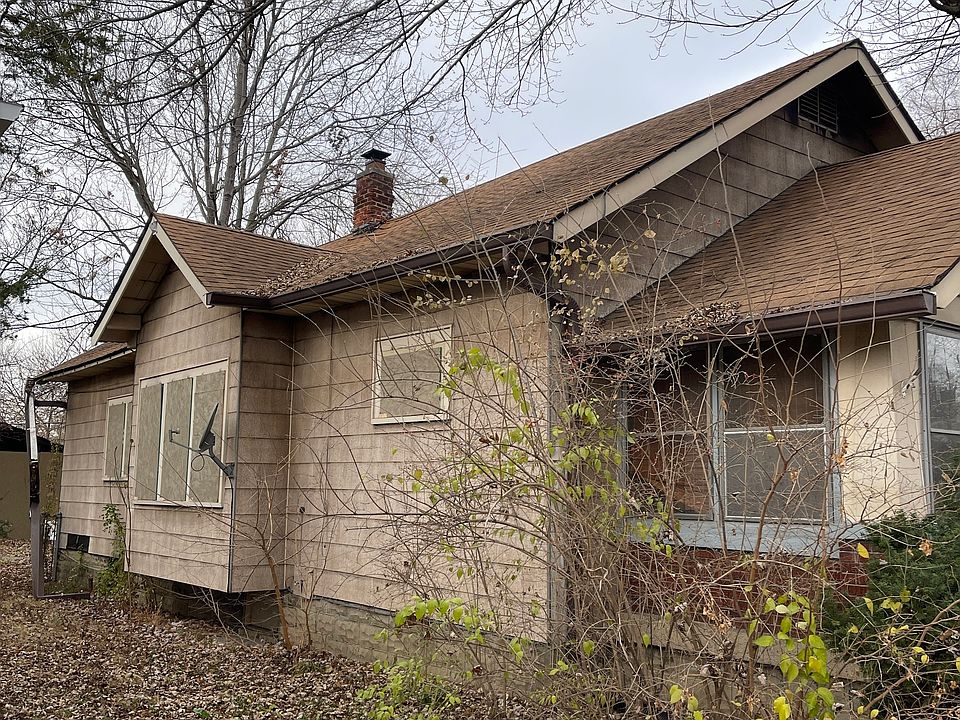 2nd image of 732 N Gladstone Ave
