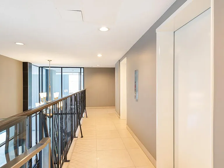 945 Jervis St #105 — Photo 8
