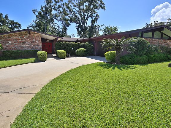 3rd image of 3 Pine Valley Cir