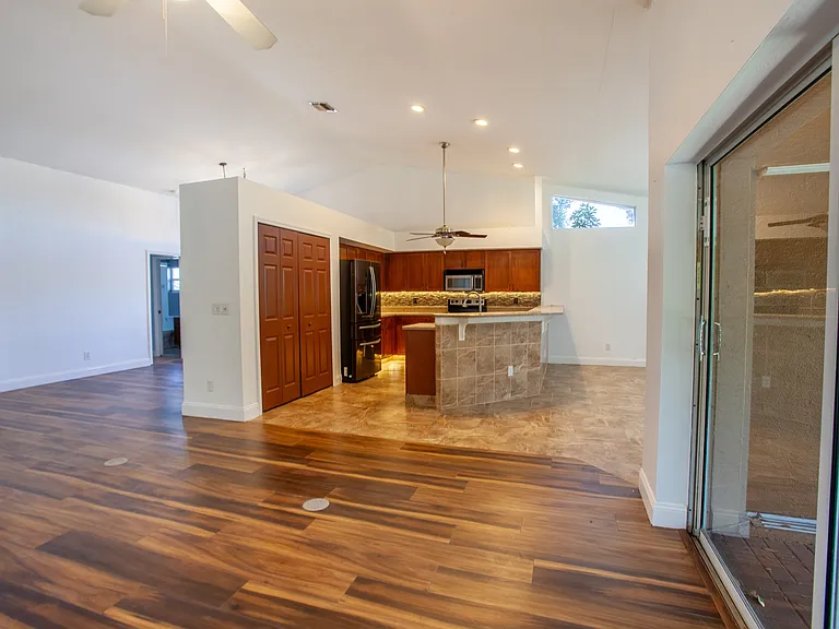 9511 Cypress Dr N — Photo 12