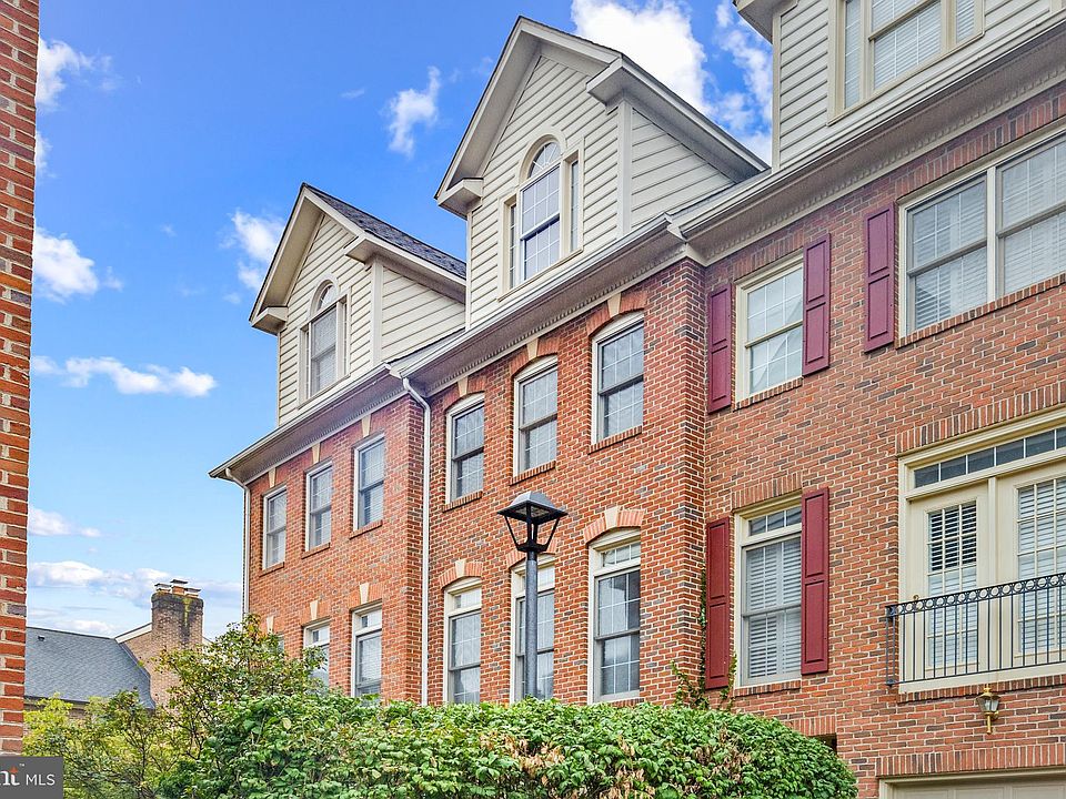 1st image of 1114 N Stafford St APT B