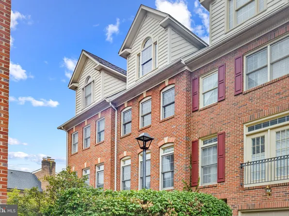 1114 N Stafford St APT B, Arlington, VA 22201