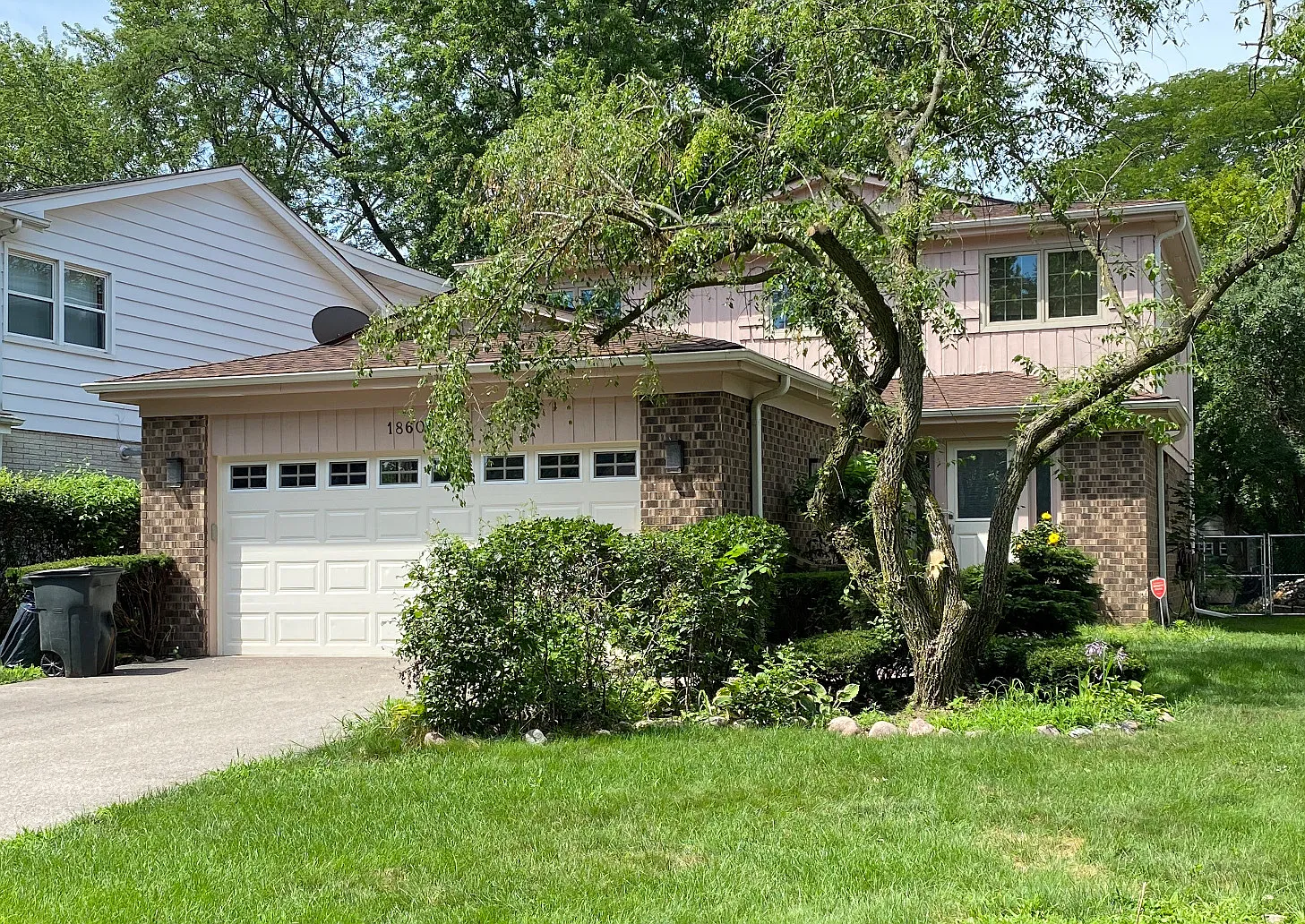 1860 Cavell Ave photo 1