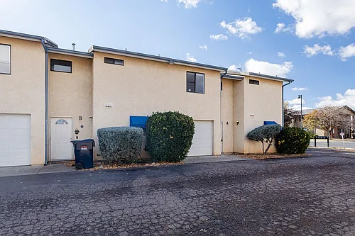4825 N Robert Rd Photo 1