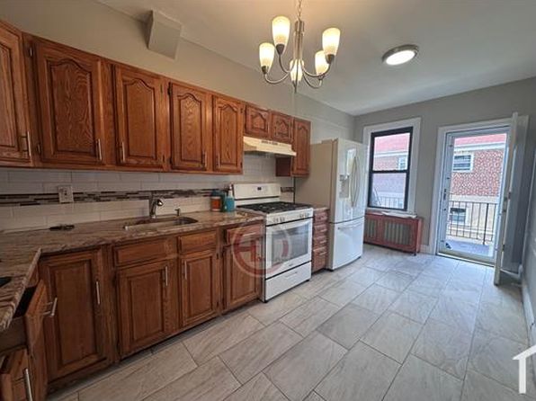 2565 Saint Raymonds Ave FLOOR 2