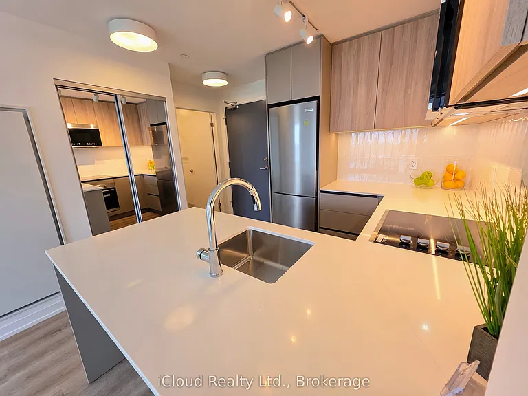 2485 Eglinton Ave W #801 — Photo 7