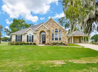 36605 Commanche Rd, Wallis, TX 77485