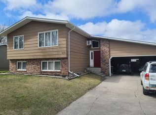 835 Richland St, Wahpeton, ND 58075