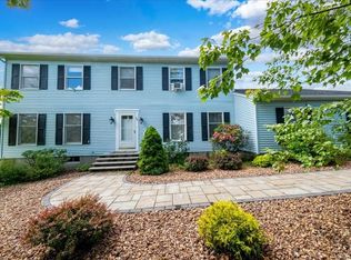 28 Rolling Green Ln, Wappingers Falls, NY 12590