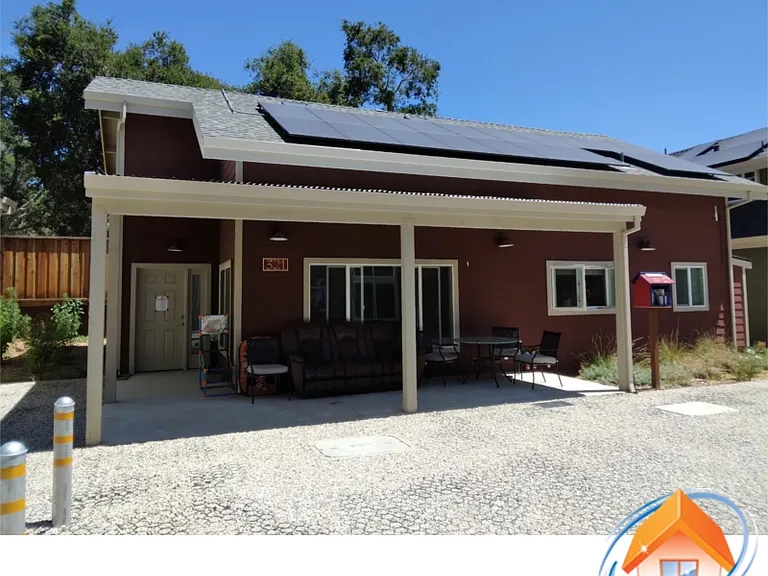 321 Golf Club Dr — Photo 2