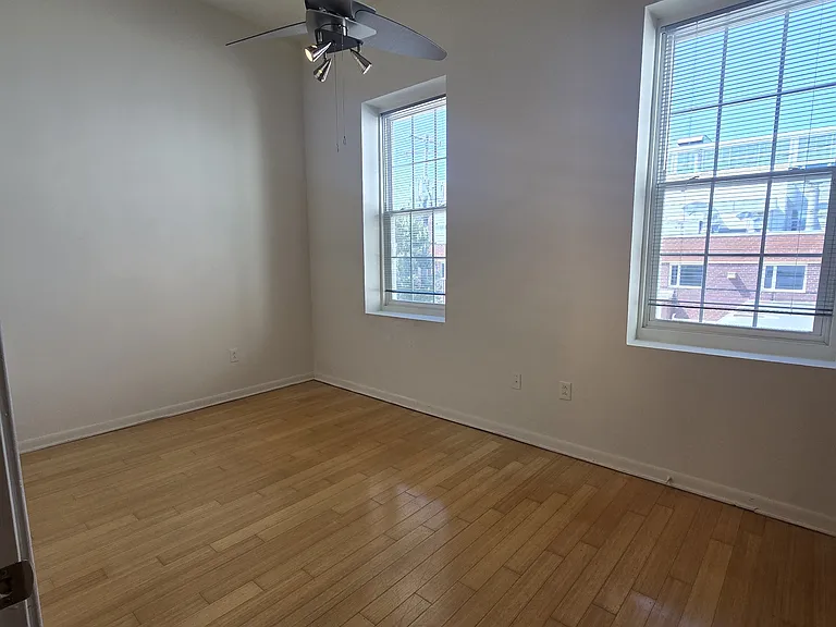 917 W Marshall St #202 — Photo 10