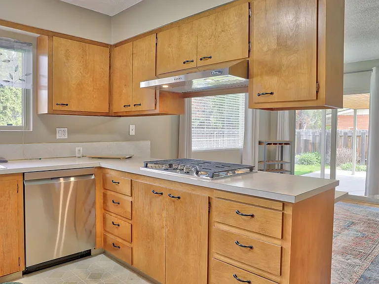 512 W Colorado Ave — Photo 6